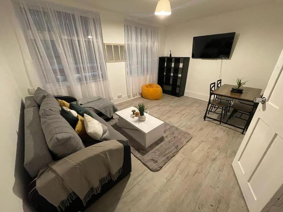 Stunning 2 Bedroom On Tower Bridge 伦敦 外观 照片